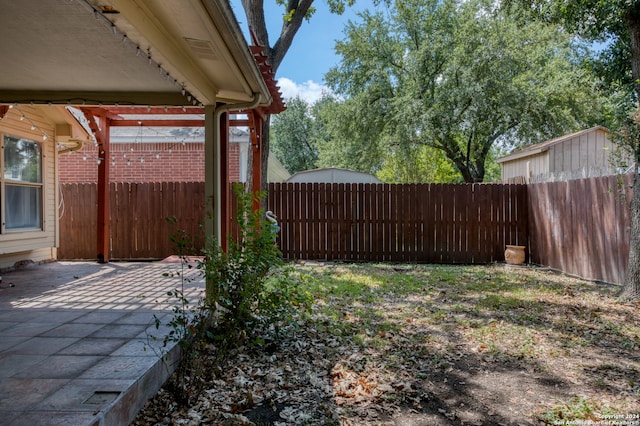 view of yard with a patio