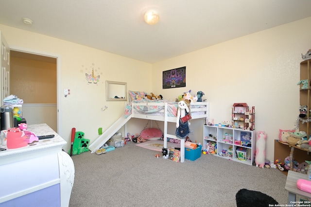 bedroom with carpet flooring