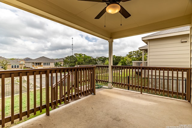 balcony featuring ceiling fan