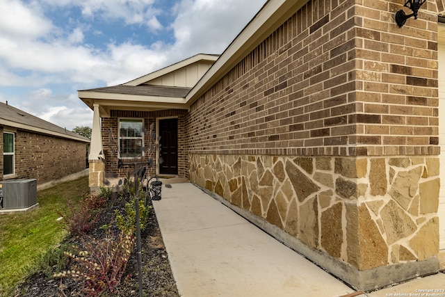 entrance to property with cooling unit