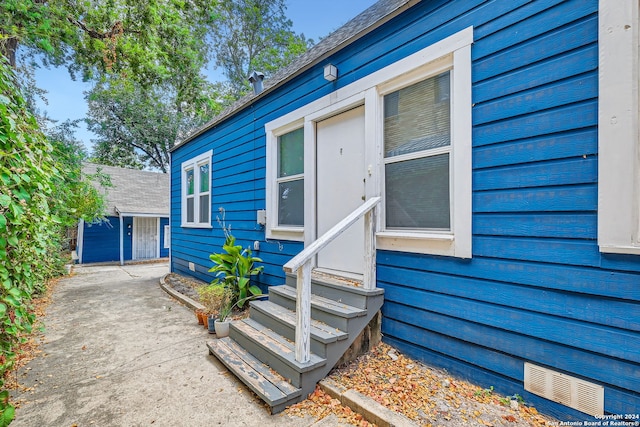 view of property entrance