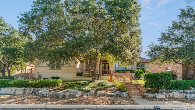 view of front of property