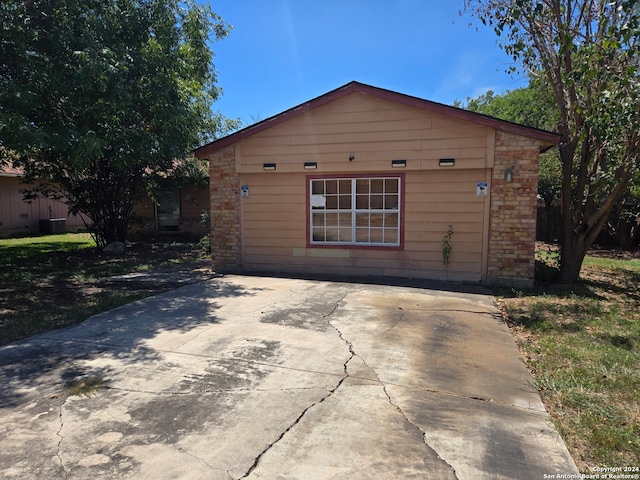 view of home's exterior