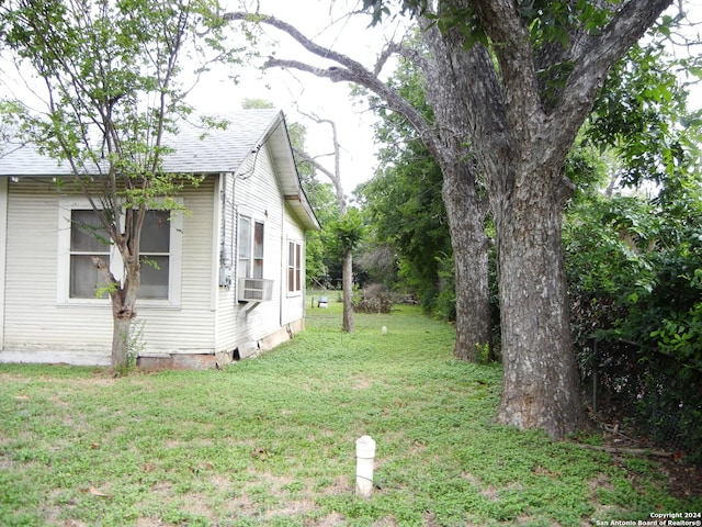 view of yard featuring cooling unit