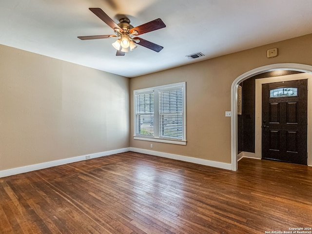 foyer with hardwood / wood-style floors and ceiling fan