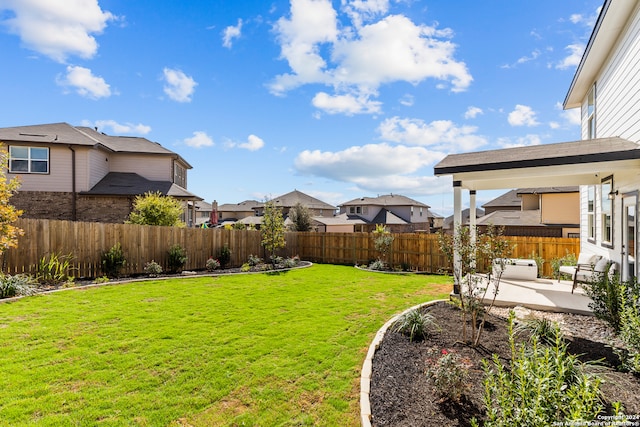 view of yard featuring a patio area