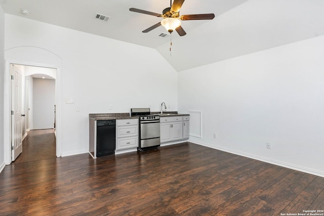 kitchen featuring vaulted ceiling, sink, dark hardwood / wood-style flooring, ceiling fan, and gas range