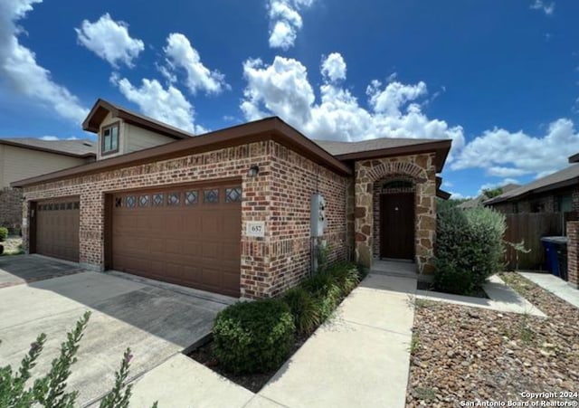 view of front facade with a garage