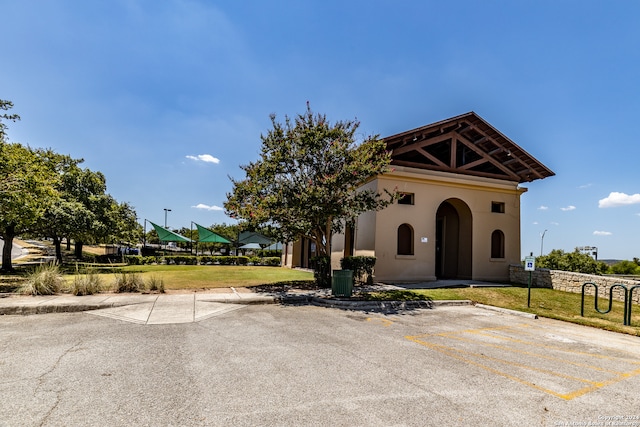 view of front of home with a front yard