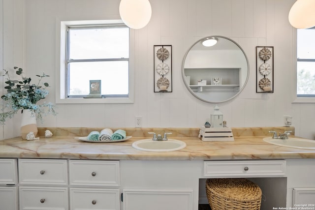 bathroom with vanity