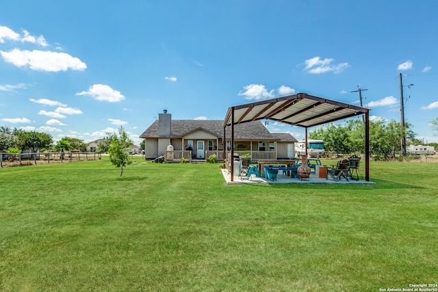 view of yard featuring a patio