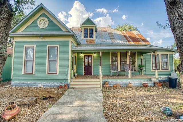 view of front of property with a porch