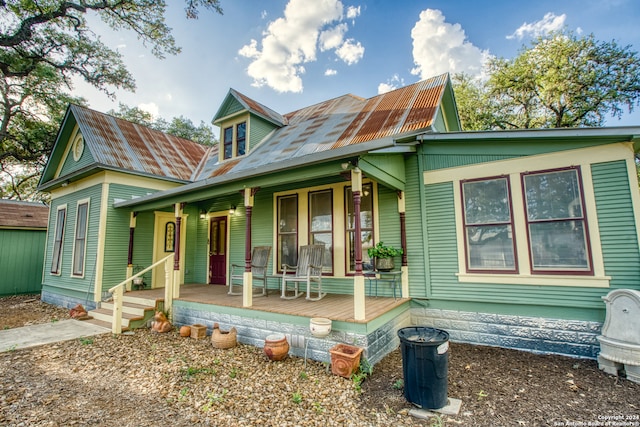 view of front of home featuring covered porch