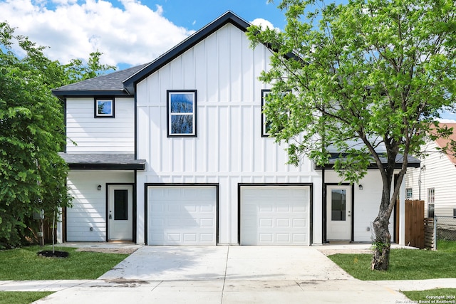 view of front of home with a garage