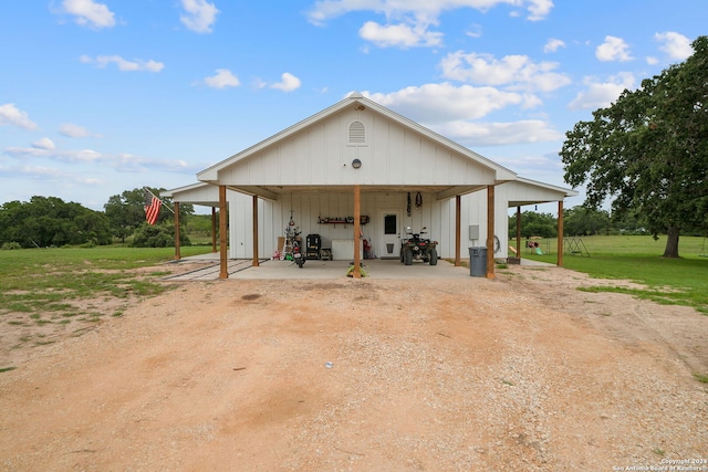 exterior space featuring a yard