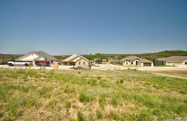 Listing photo 2 for 2006 Valencia Dr, Kerrville TX 78028