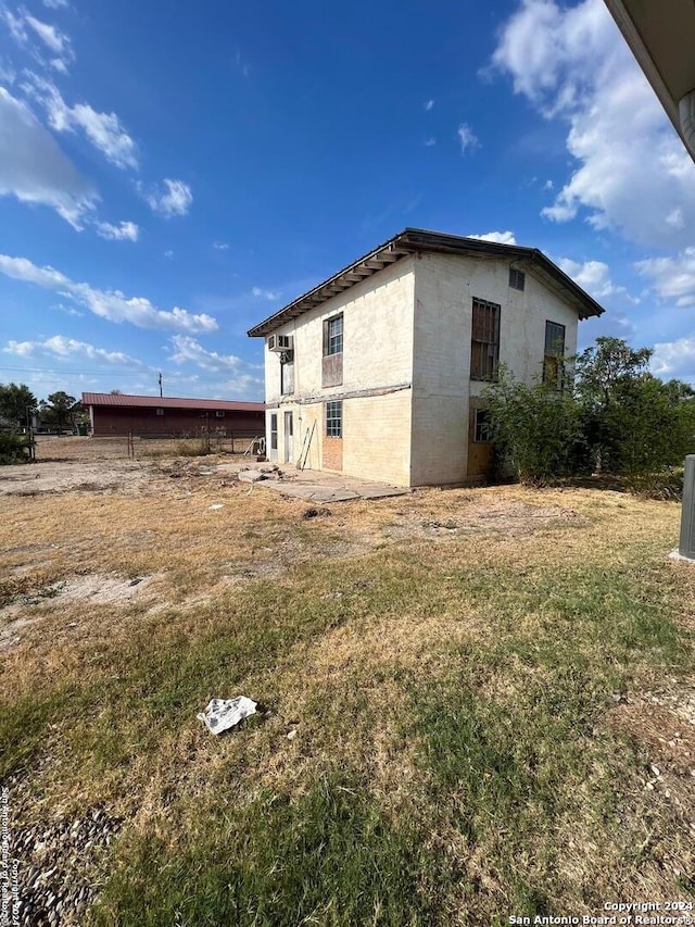 view of home's exterior