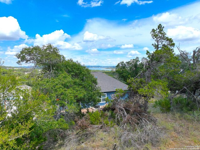 Listing photo 3 for 1226 Bonnyview Dr, Canyon Lake TX 78133