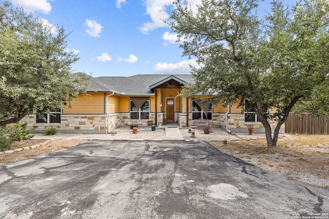 view of front of home with covered porch