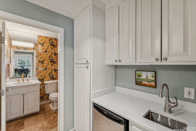 106 Morningside Dr, Terrell Hills, TX 78209 - laundry area featuring ornamental molding, a sink, and wallpapered walls