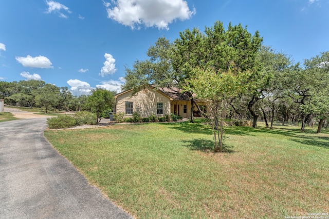 view of front of property with a front yard