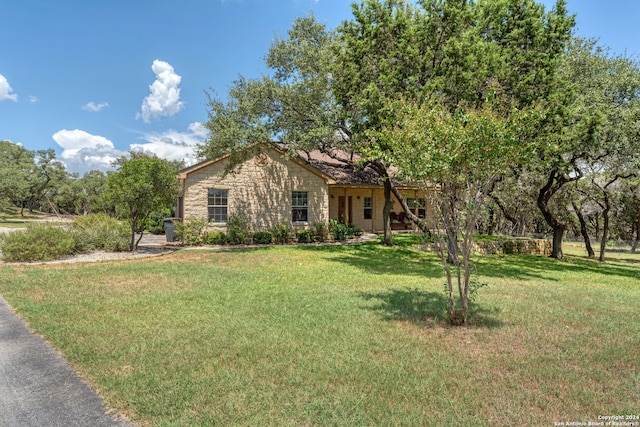 view of front of property with a front yard