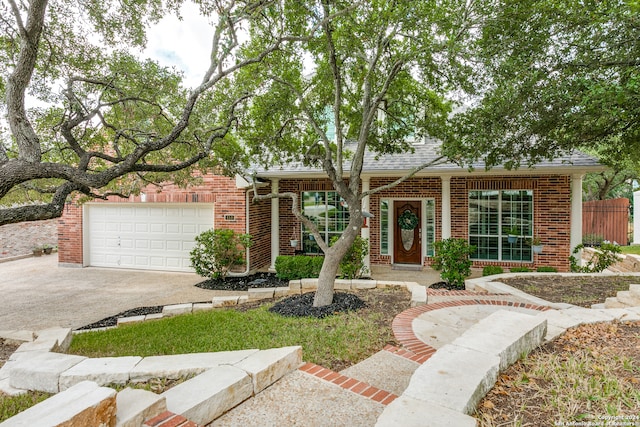 view of front facade featuring a garage