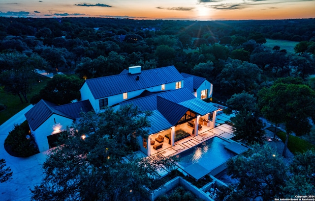 view of aerial view at dusk