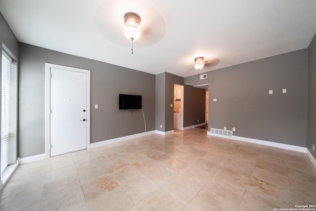 empty room with ceiling fan