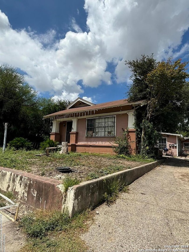 view of front of house
