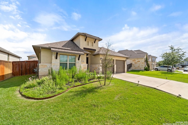 view of front facade featuring a front lawn