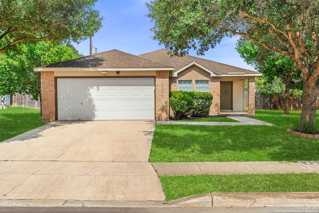 ranch-style home featuring a front lawn