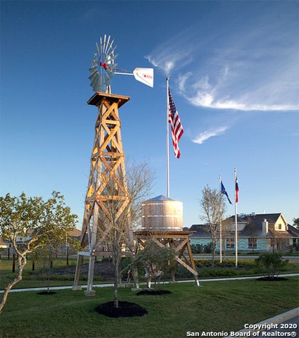 view of community featuring a lawn