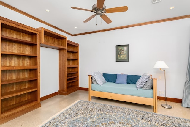 living area with visible vents, baseboards, recessed lighting, ceiling fan, and crown molding
