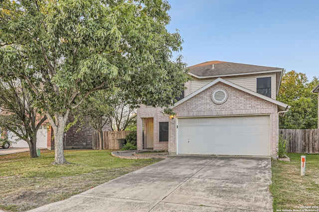 view of front property featuring a front lawn