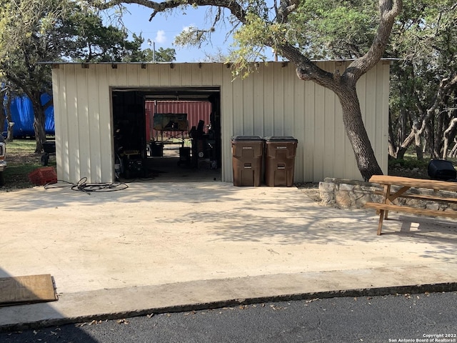 view of detached garage