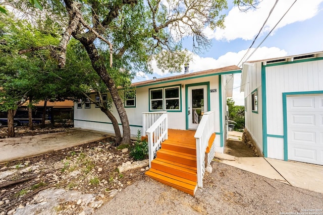 view of front of home with covered porch