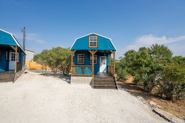 view of front of property featuring a porch