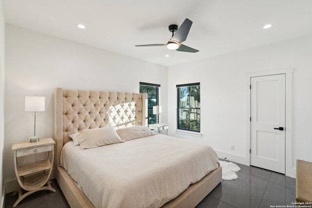 bedroom featuring ceiling fan