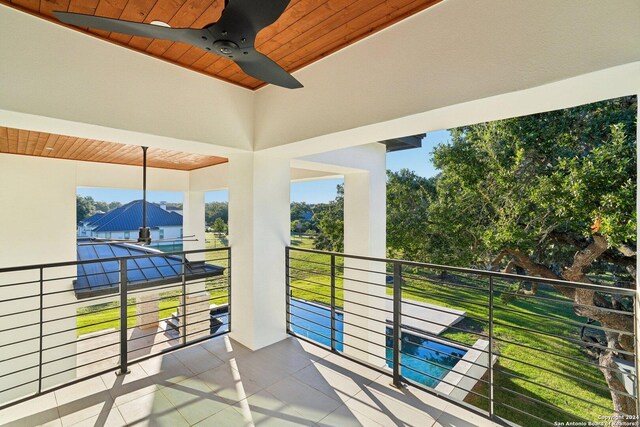 balcony with ceiling fan