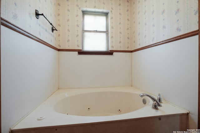 bathroom featuring a washtub