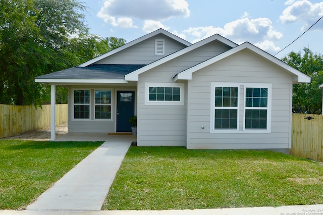 view of front of house with a front yard