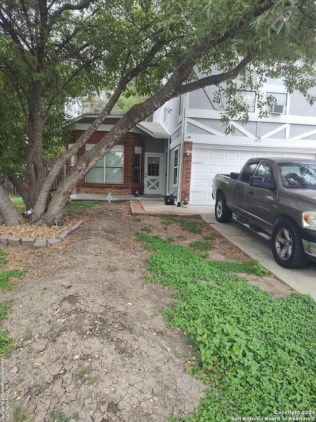 view of front facade with a garage