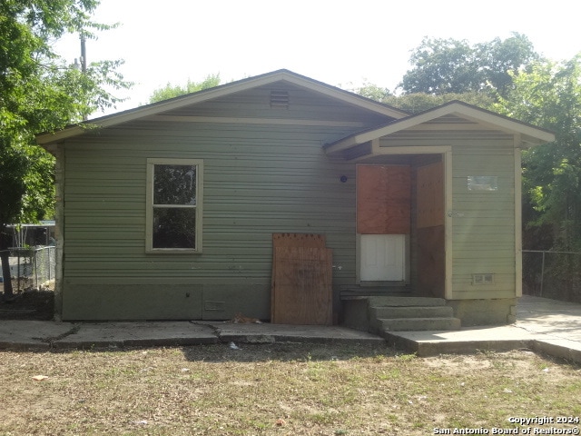 view of front facade