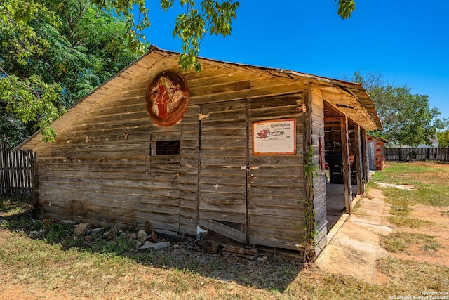 view of outbuilding