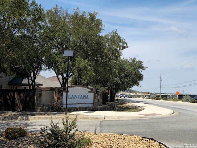 view of community / neighborhood sign