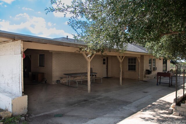 3325 N Abbott Rd, Saint Hedwig, TX 78152