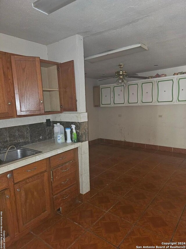 3325 N Abbott Rd, Saint Hedwig, TX 78152