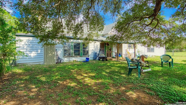 view of front of home with a front lawn