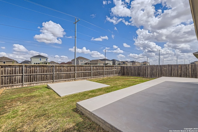 view of yard with a patio area